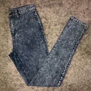 Women’s high rise jeans.